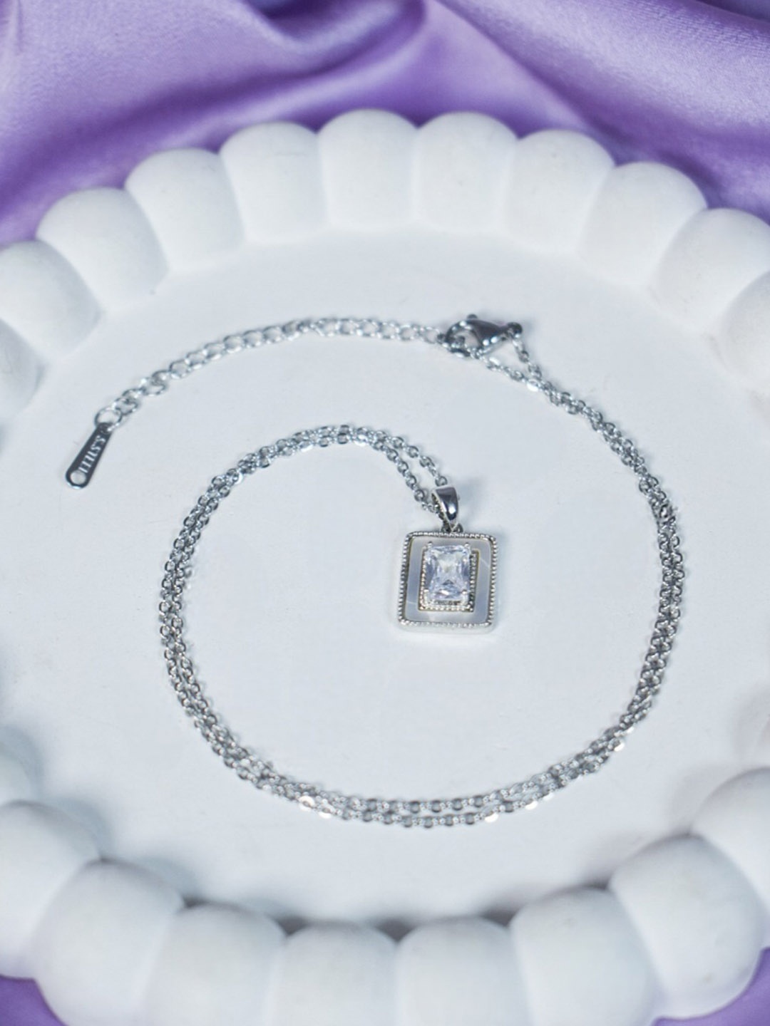 

SALTY Artificial Stones Minimal Necklace, Silver