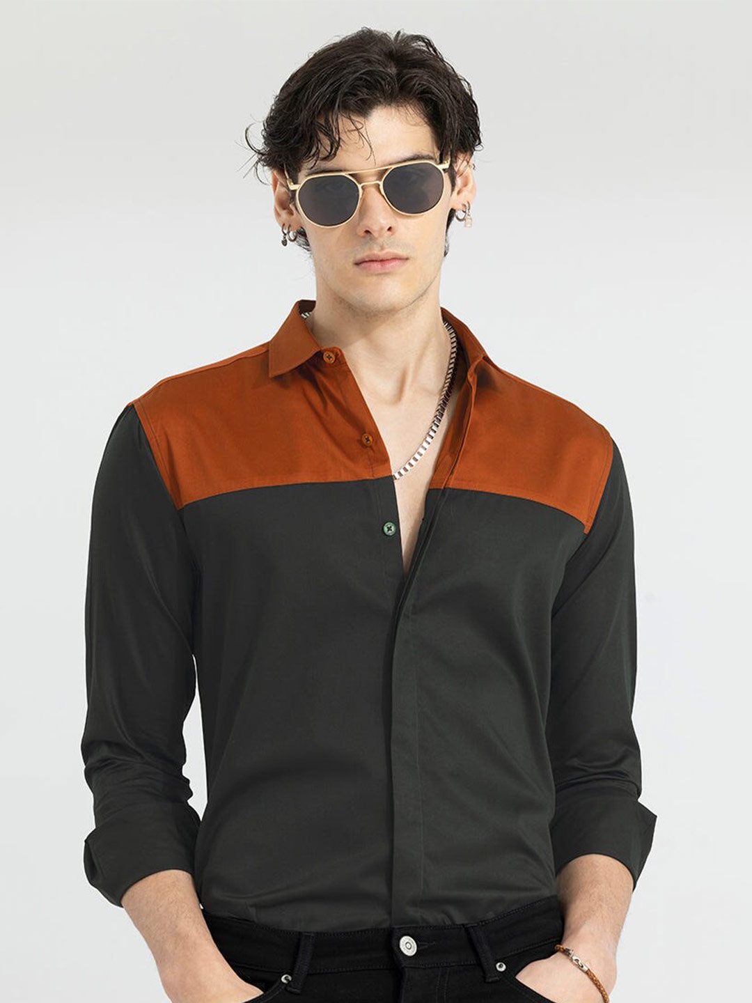 

Snitch Classic Slim Fit Colourblocked Pure Cotton Casual Shirt, Black