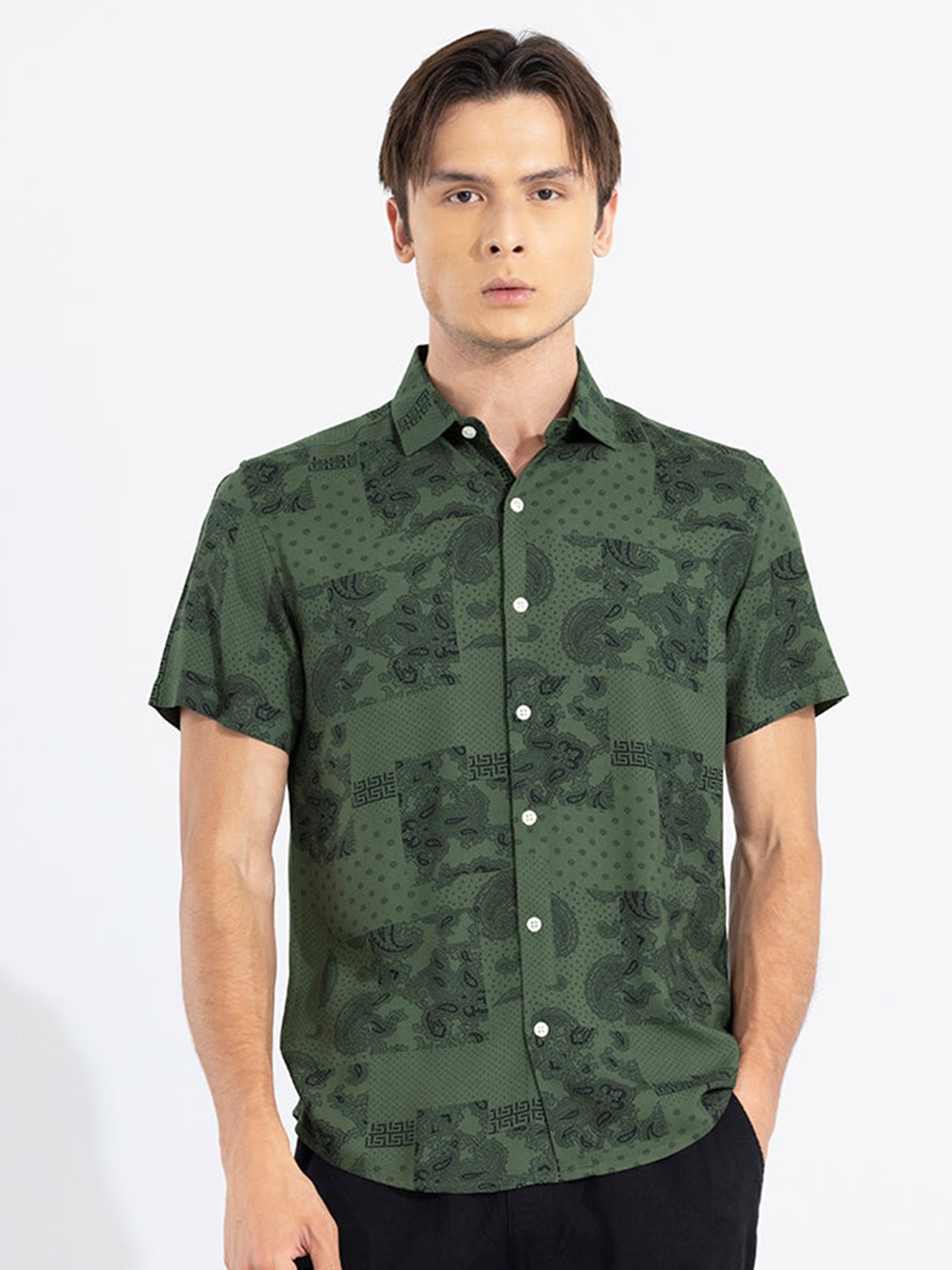 

Snitch Classic Slim Fit Ethnic Motifs Printed Casual Shirt, Green
