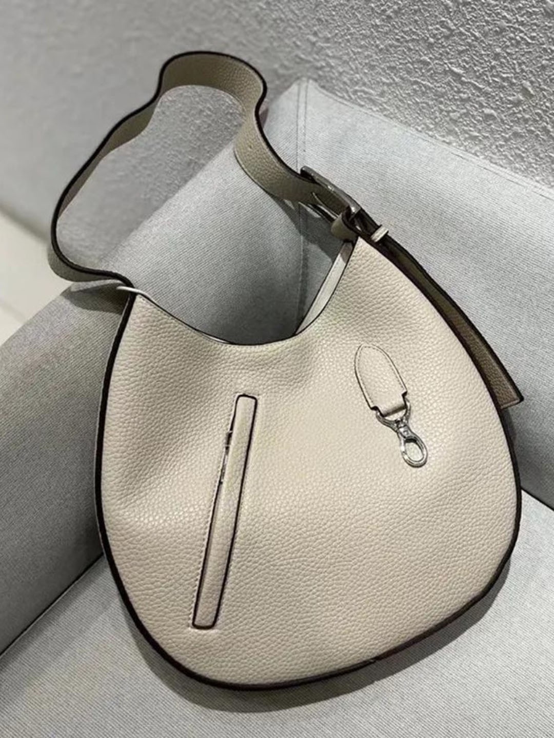 

CHOKORE Shopper Hobo Bag with Tasselled, White