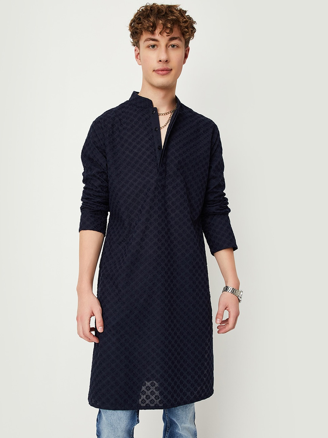 

max Floral Embroidered Cotton Mandarin Collar Kurta, Navy blue