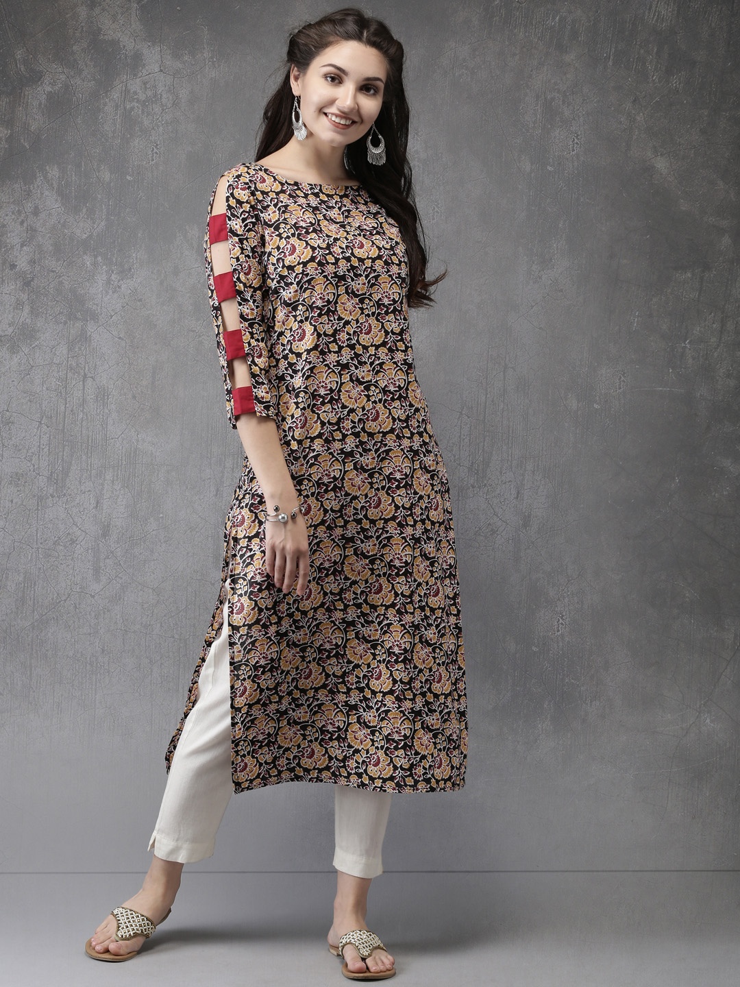 

Anouk Black Floral Print Cotton Kurta With Cut Sleeves