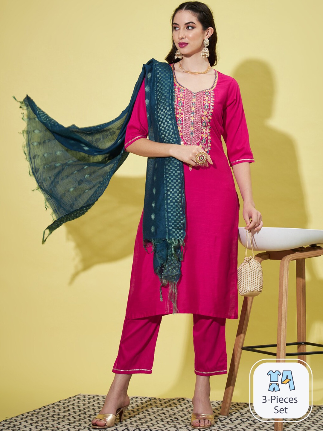 

PPTOSS Floral Embroidered Regular Thread Work Kurta With Trousers & Dupatta, Pink
