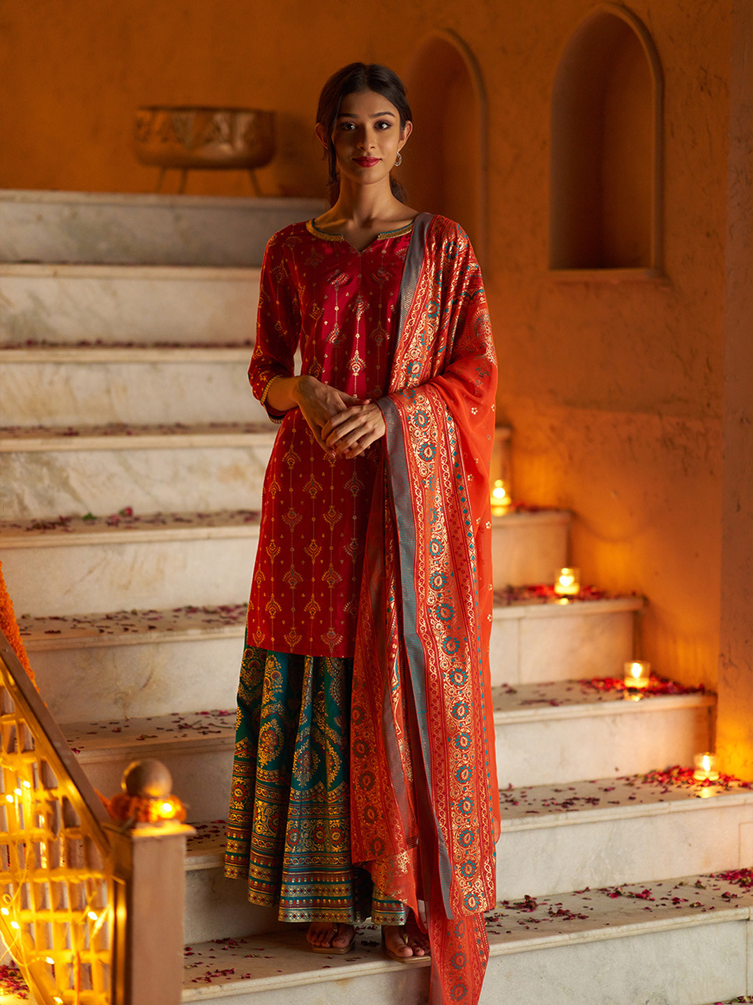 

AURELIA Ethnic Motifs Printed Regular Kurta With Skirt & Dupatta, Red