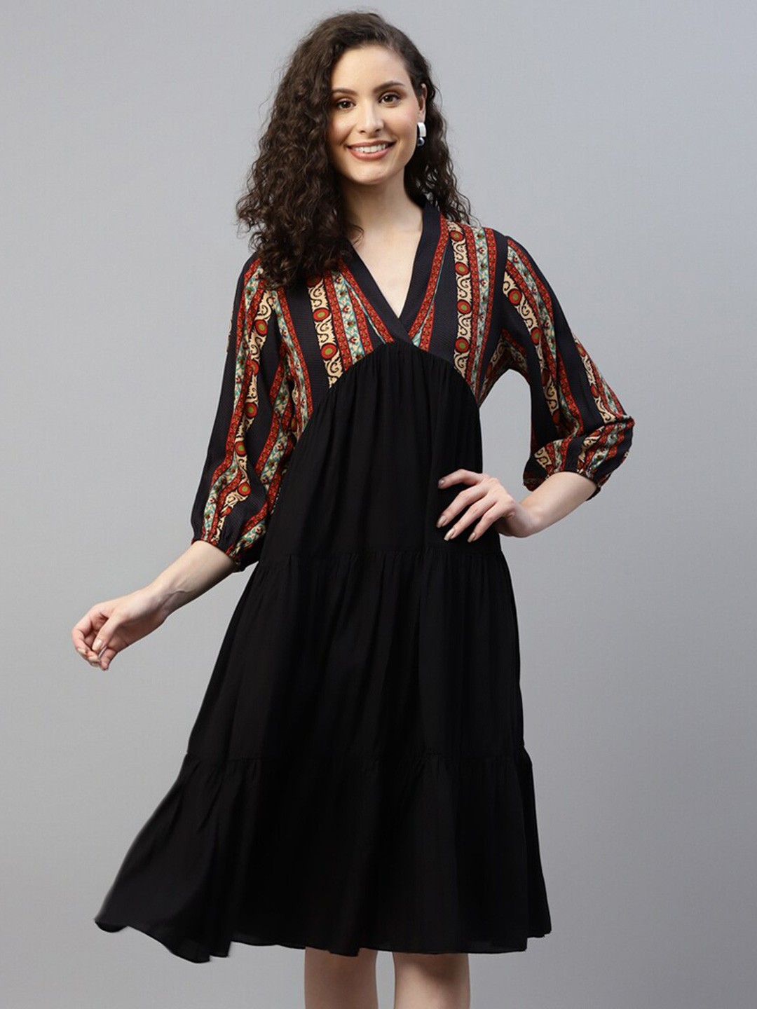 

DEEBACO Floral Printed Puffed Sleeves Empire Tiered Dress, Black