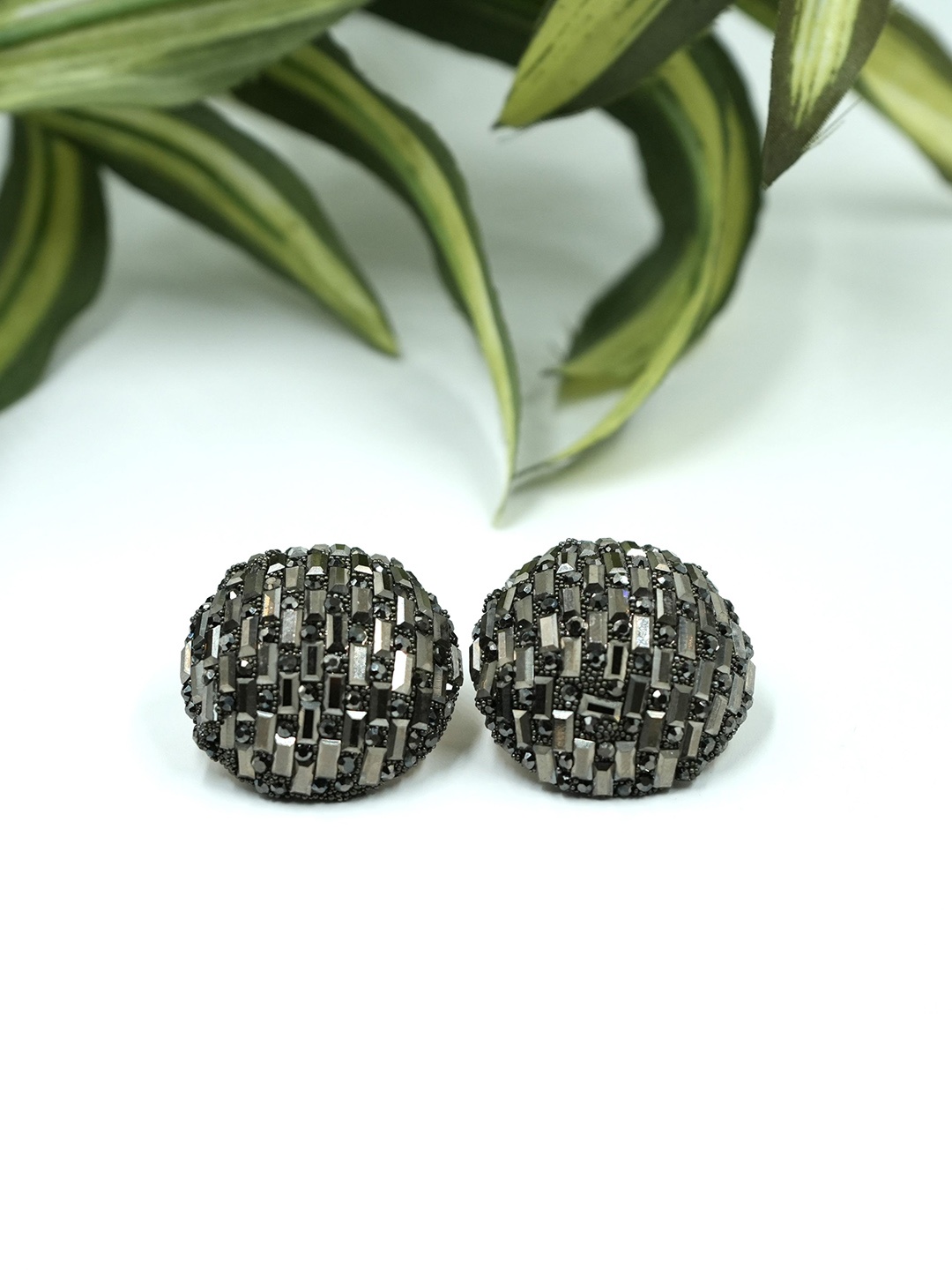 

ISHKAARA Rhodium-Plated Crystal Studded Contemporary Studs, Grey