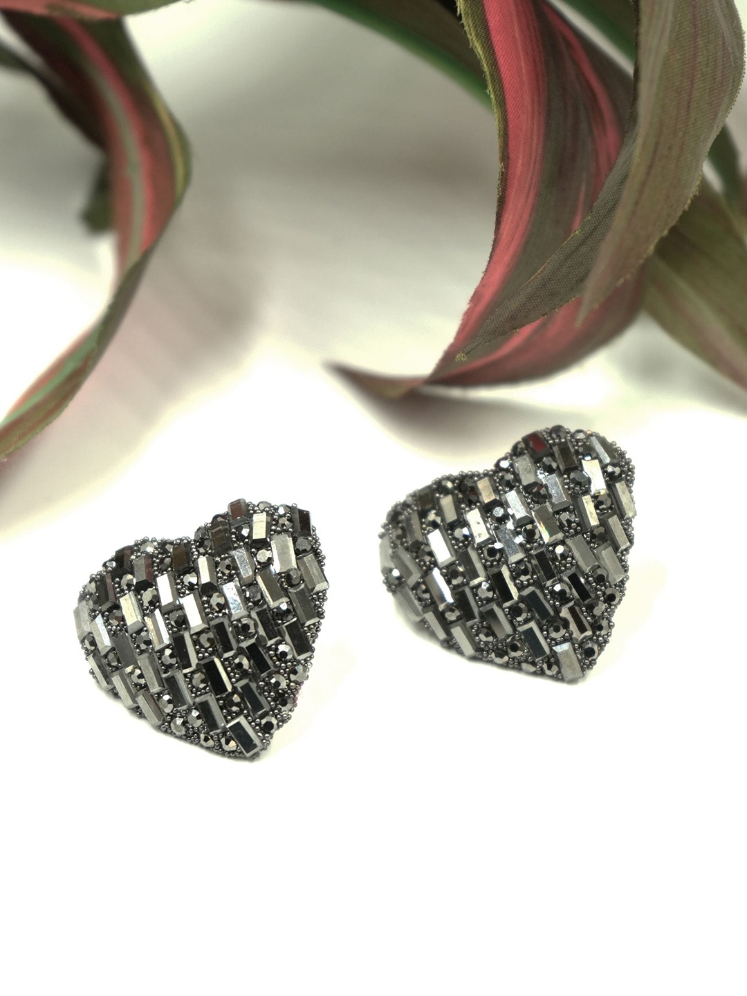 

ISHKAARA Rhodium-Plated Rhinestone Studded Heart Shaped Studs, Grey