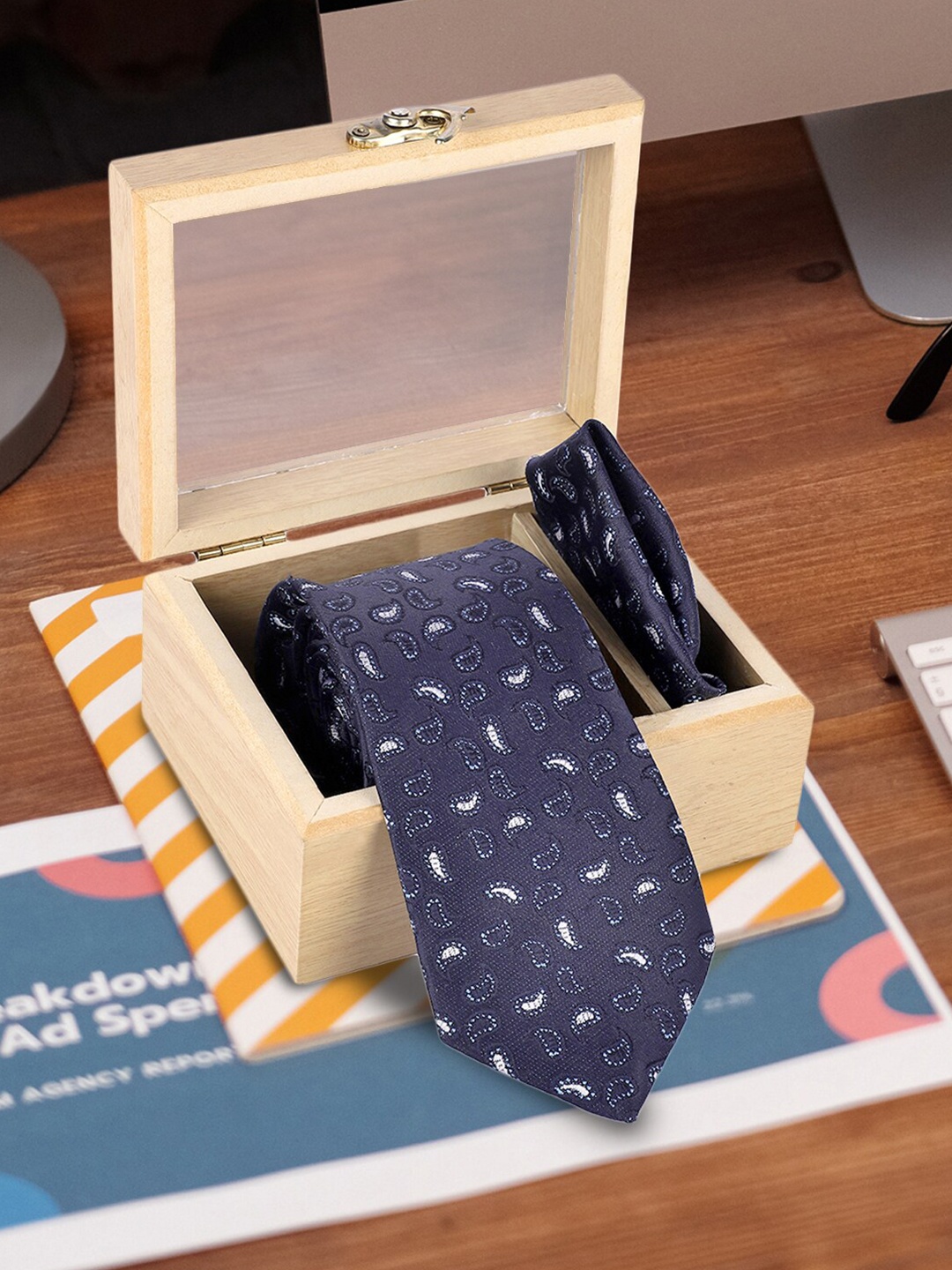 

INVICTUS Men Printed Accessory Gift Set, Navy blue