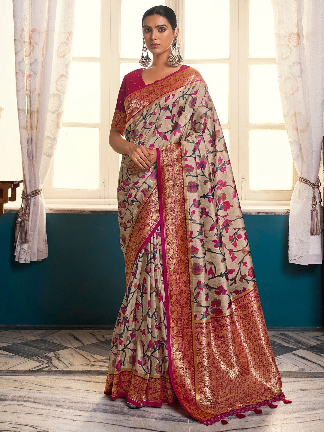 

Anouk Floral Printed Zari Satin Banarasi Saree, Beige