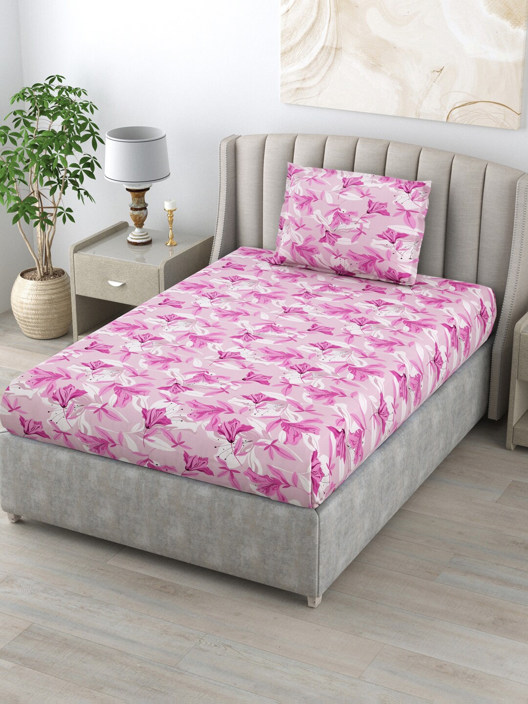 

BOMBAY DYEING Cardinal Pink & White Floral Cotton 120 TC Single Bedsheet Set