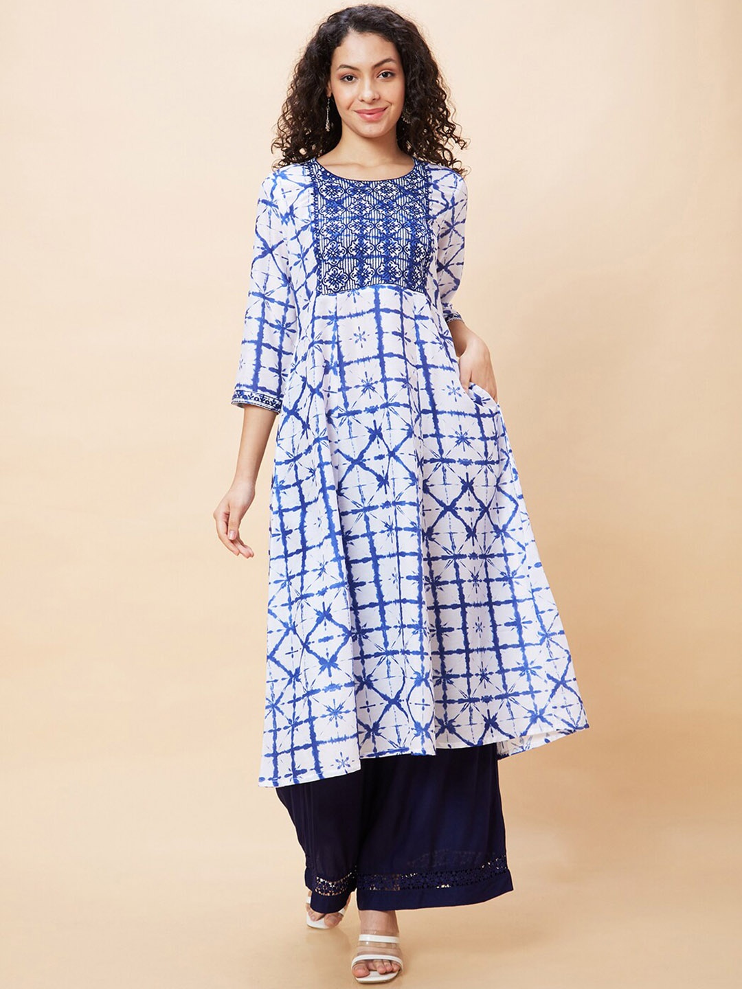 

Globus Dyed Embroidered Round Neck Anarkali Kurta, Blue
