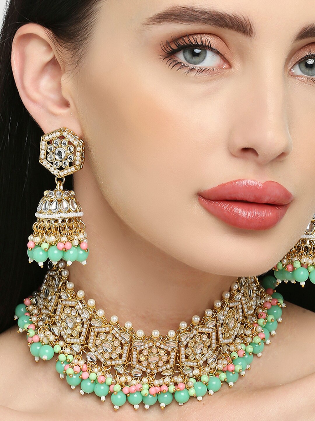 

OOMPH Kundan Studded & Beaded Jadau Jewellery Set, Gold