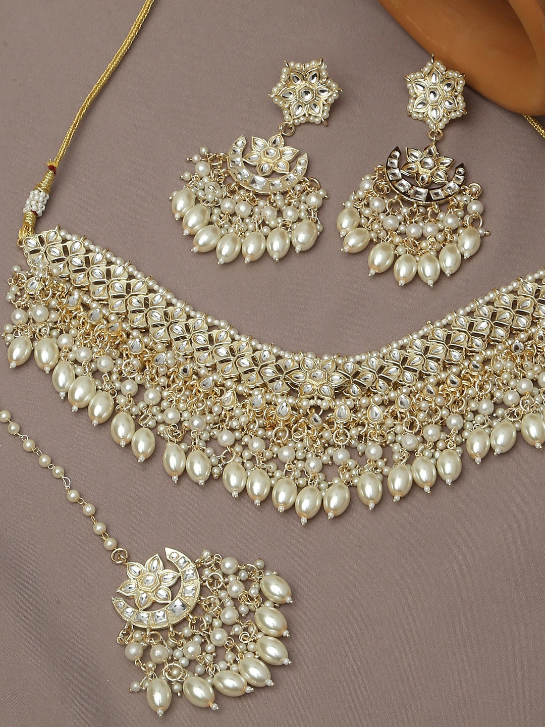 

OOMPH Kundan Studded & Beaded Jadau Jewellery Set, Gold