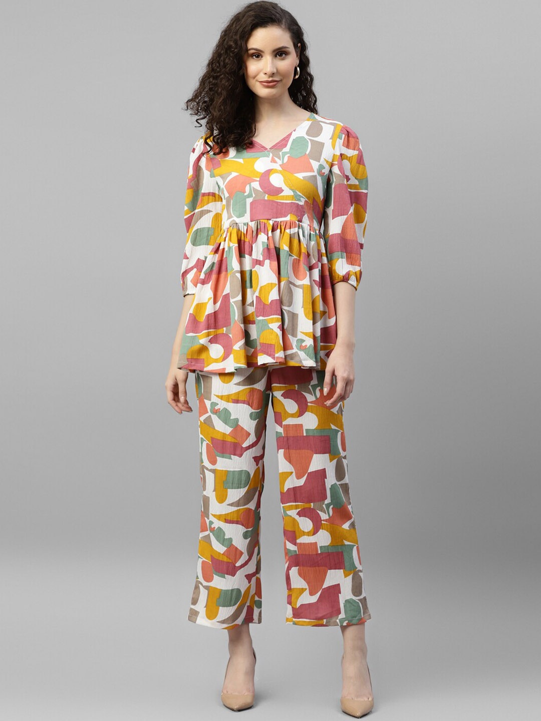 

DEEBACO Abstract Printed V-Neck Puff Sleeves Top With Trousers, White