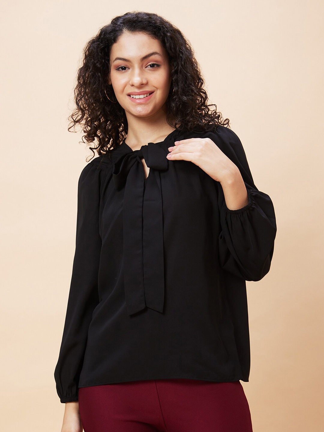 

Globus Tie Up Neck Puffed Sleeves Crepe Top, Black