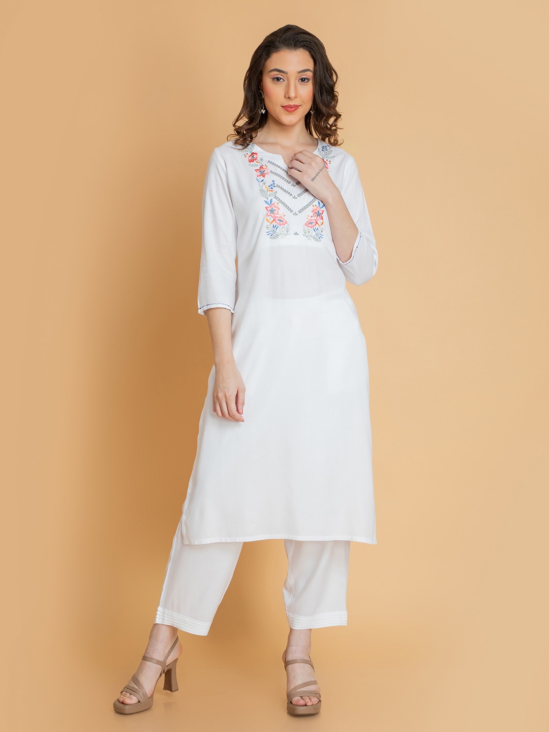 

SUTI Ethnic Motif Yoke Design Regular Thread Work Kurta With Trousers, White