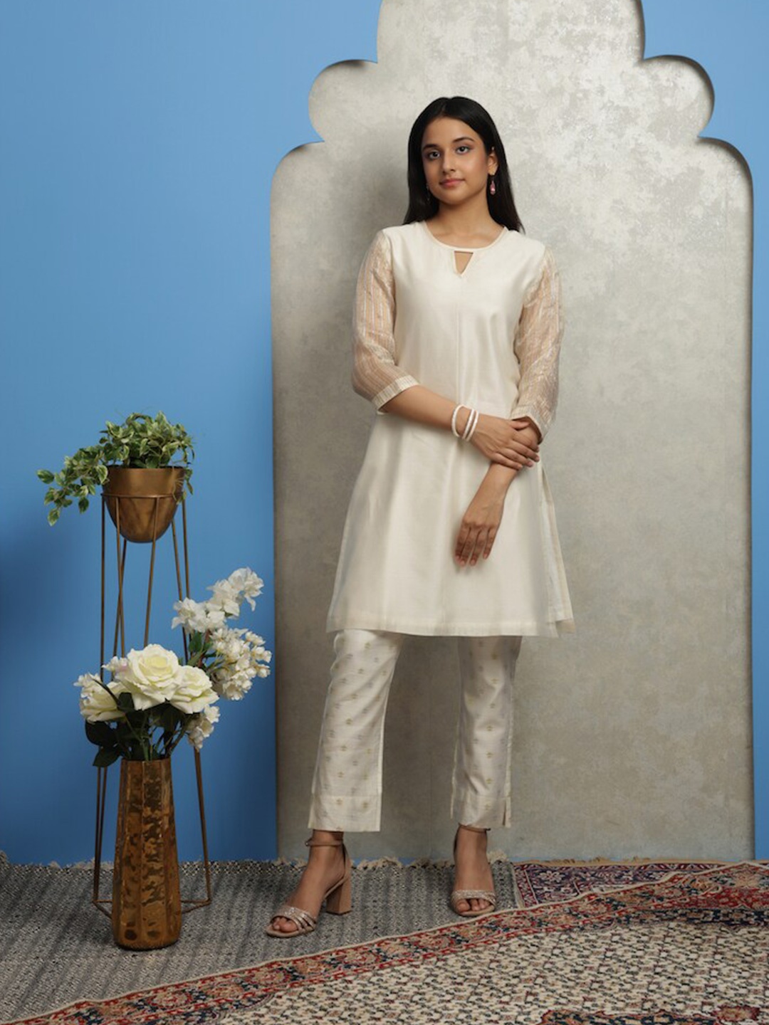 

SMRITI GUPTA Striped Keyhole Neck Straight Kurti, Off white