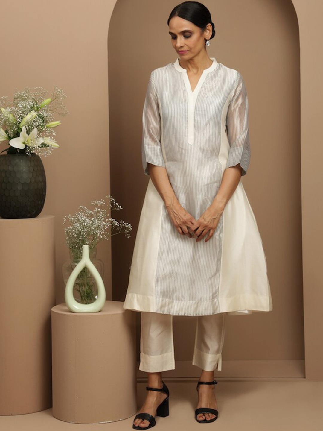 

SMRITI GUPTA Vertical Striped Organza Kurta, Off white