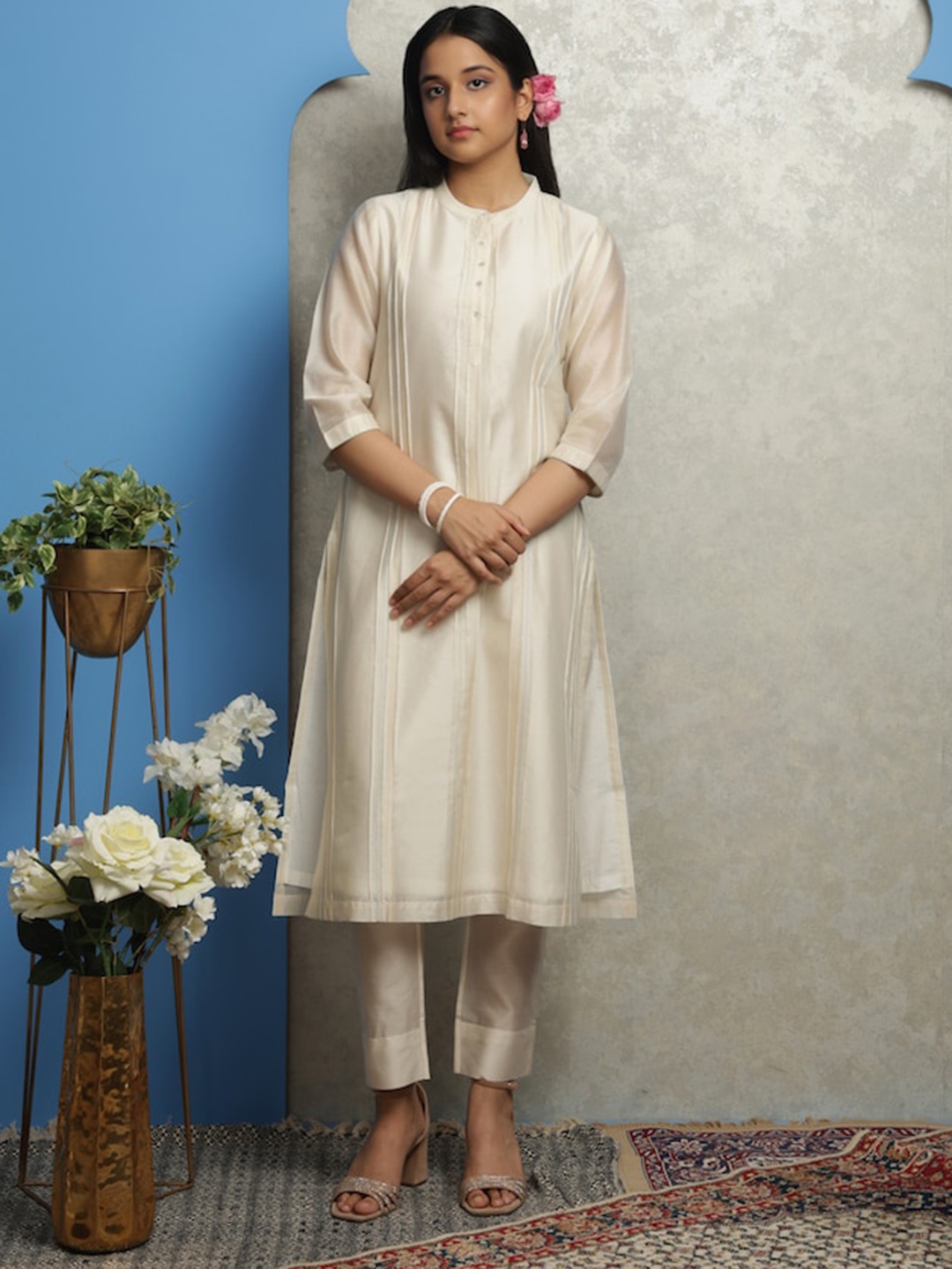 

SMRITI GUPTA Round Neck Chanderi Silk Kurta, Off white