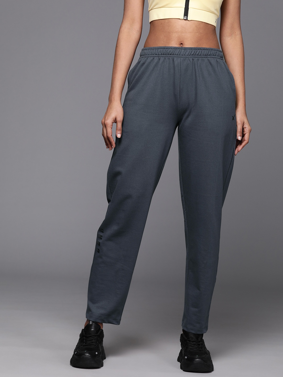 

HRX by Hrithik Roshan Women Lifestyle Track Pants, Grey
