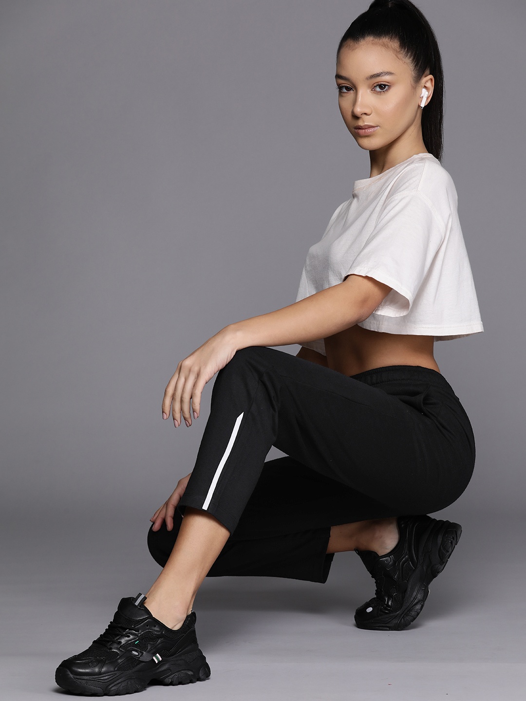

HRX by Hrithik Roshan Women Lifestyle Track Pants, Black