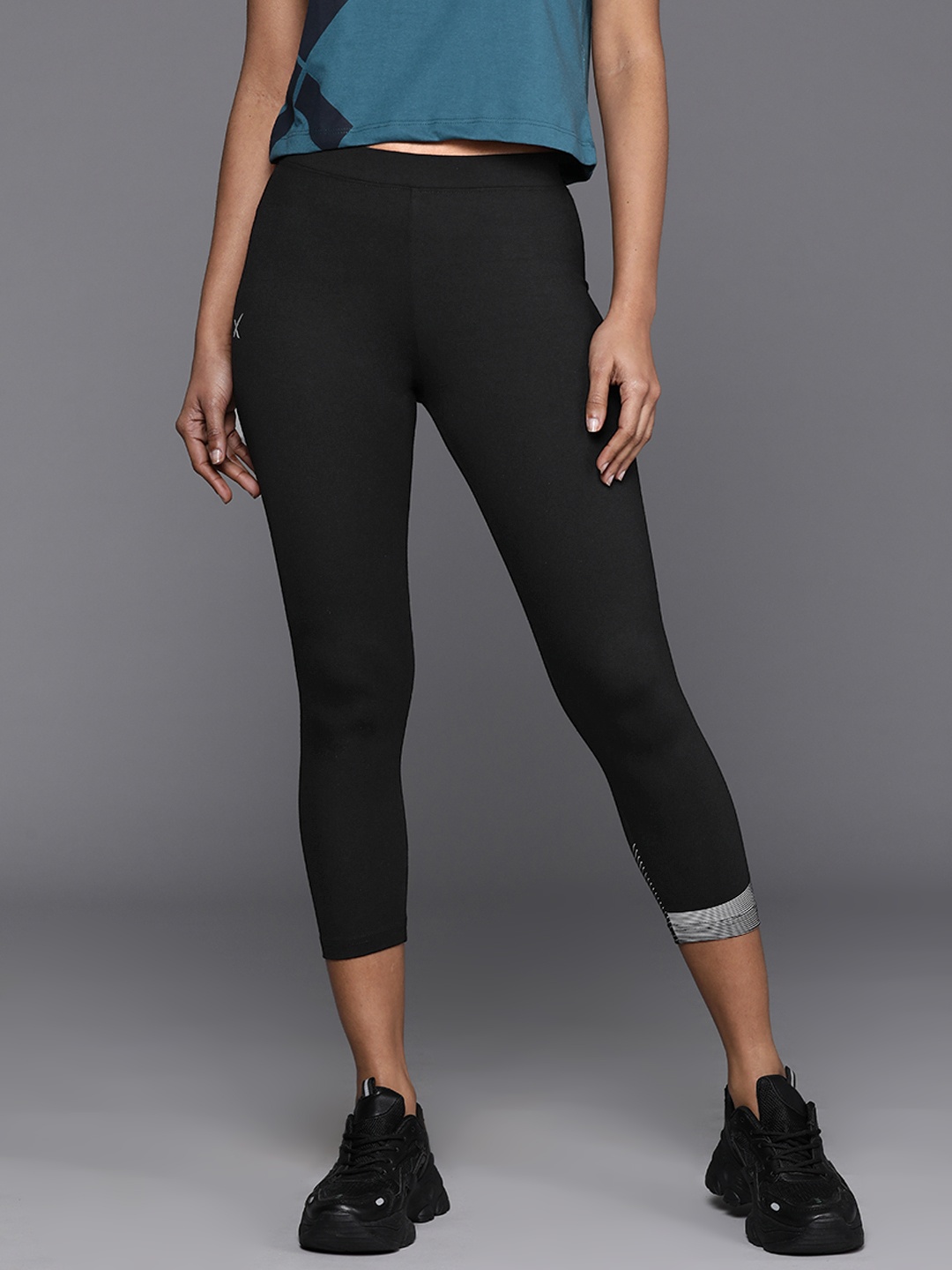 

HRX by Hrithik Roshan Women Slim Fit Three-Fourth Lifestyle Tights, Black