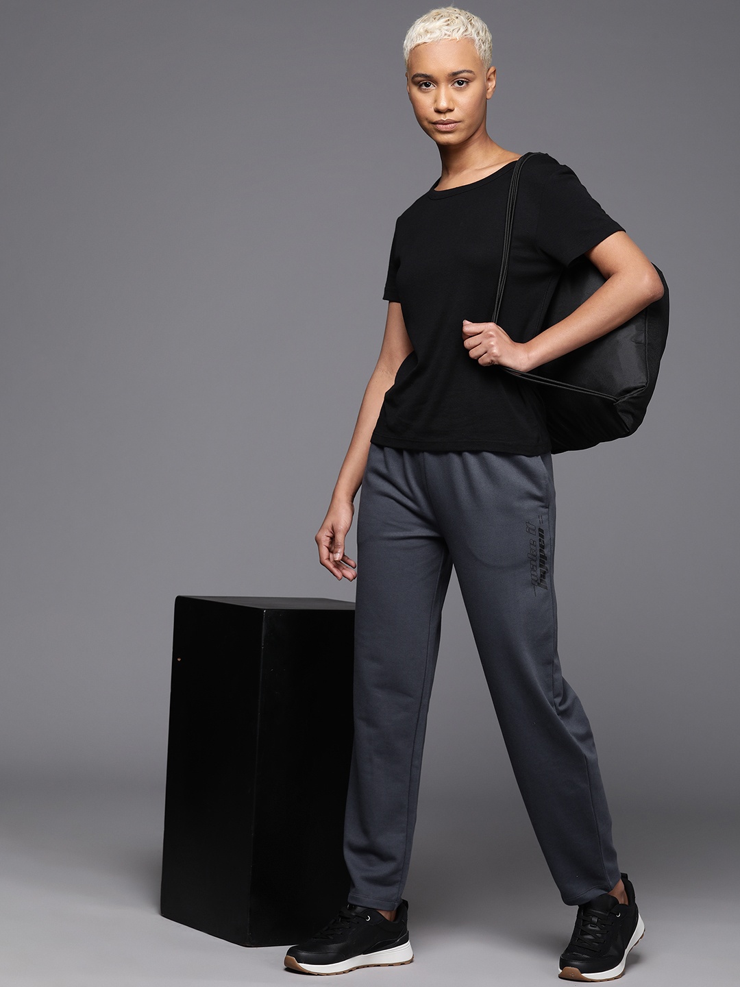 

HRX by Hrithik Roshan Women Lifestyle Track Pants, Grey
