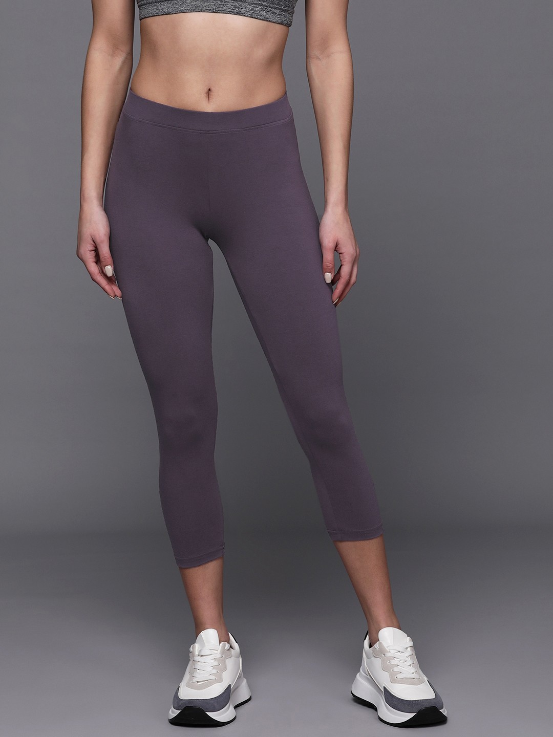 

HRX by Hrithik Roshan Women 3/4th Length Tights, Violet
