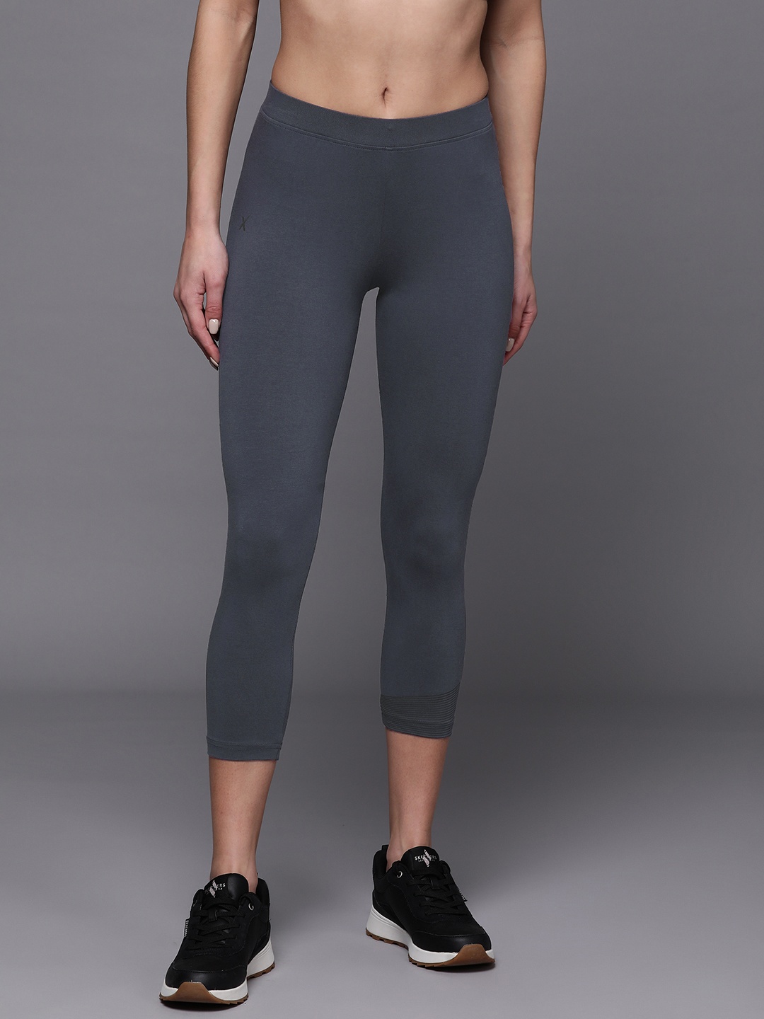 

HRX by Hrithik Roshan Women 3/4th Length Tights, Charcoal