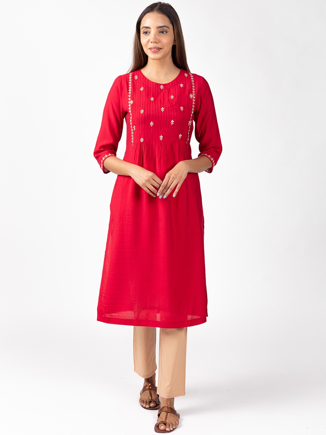 

KASYA Ethnic Motifs Yoke Design Kurta, Red