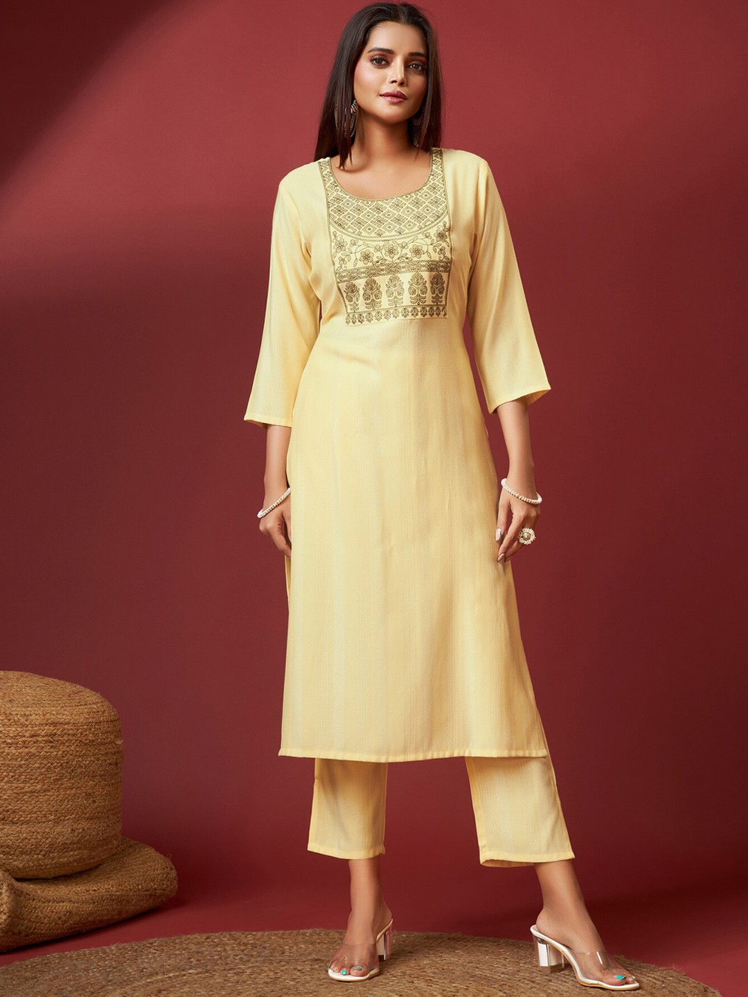 

soan Ethnic Motif Yoke Design Regular Thread Work Kurta With Trousers, Yellow