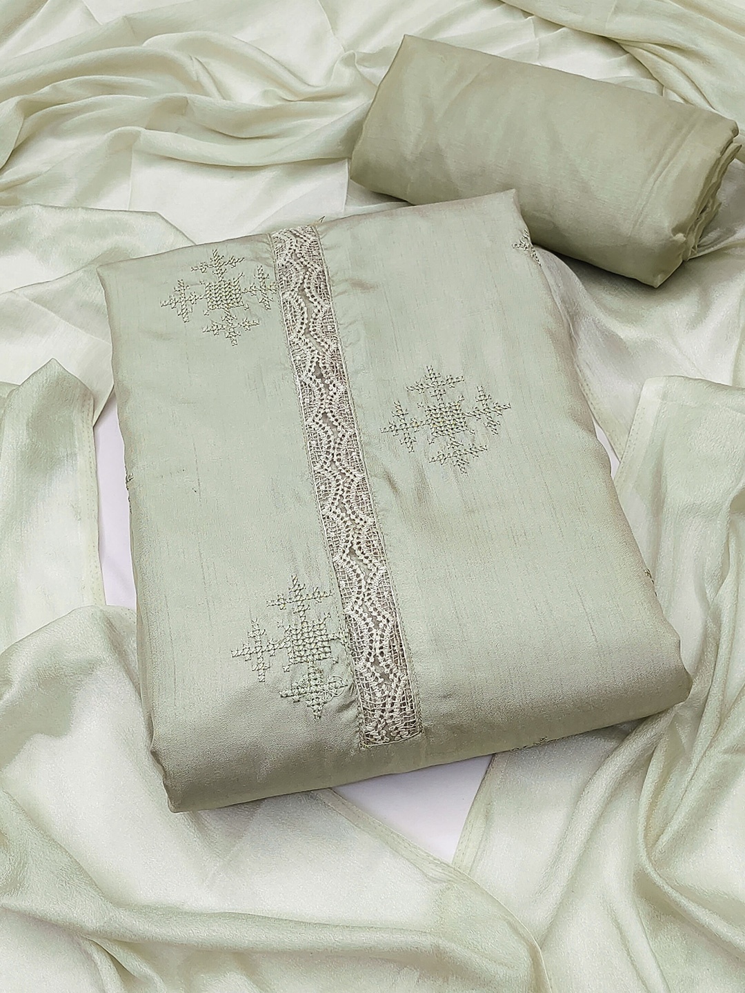 

SHADOW & SAINING Ethnic Motifs Embroidered Zari Unstitched Dress Material, Green