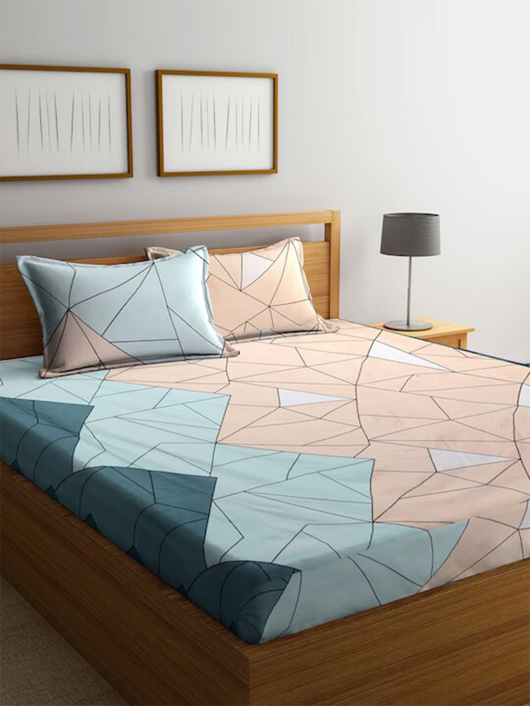 

DECOMIZER Beige & Green Geometric Cotton 300 TC King Bedsheet With 2 Pillow Covers