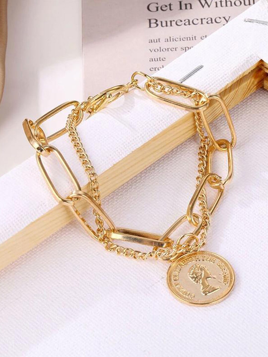 

FIMBUL Gold-Plated Charm Bracelet