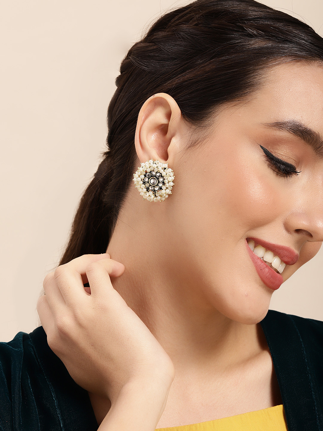 

Sangria Alloy Contemporary Studs Earrings, Yellow
