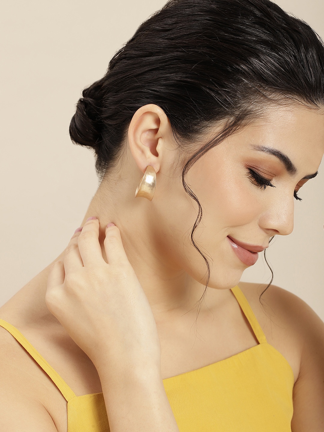 

Sangria Gold-Plated Circular Hoop Earrings