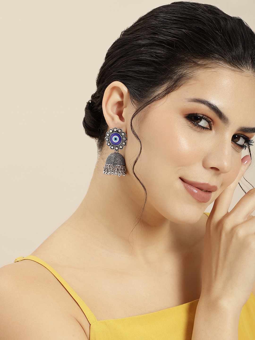 

Sangria Silver-Plated Dome Shaped Jhumkas Earrings