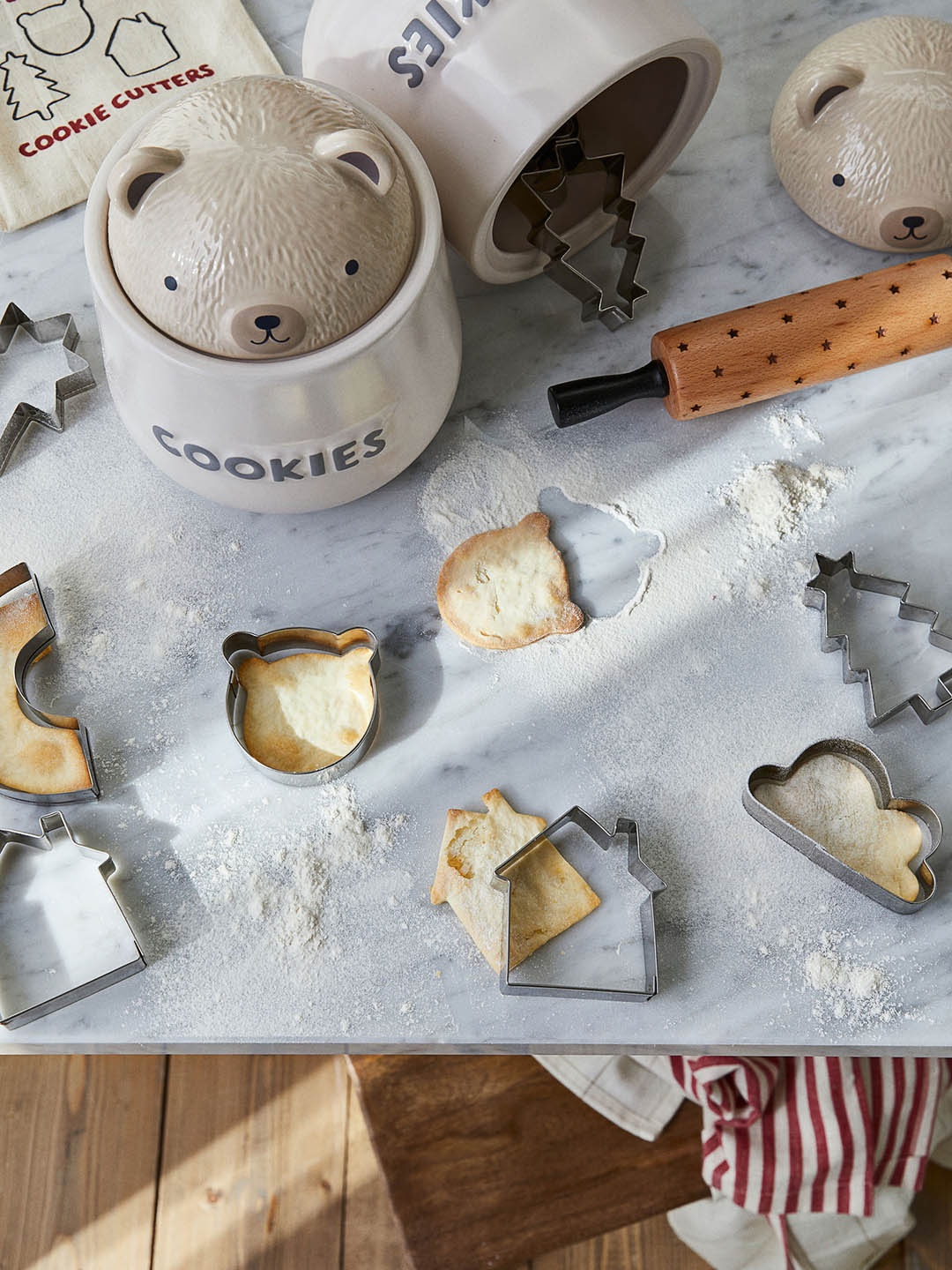 

H&M Silver-Toned Cookie Cutters