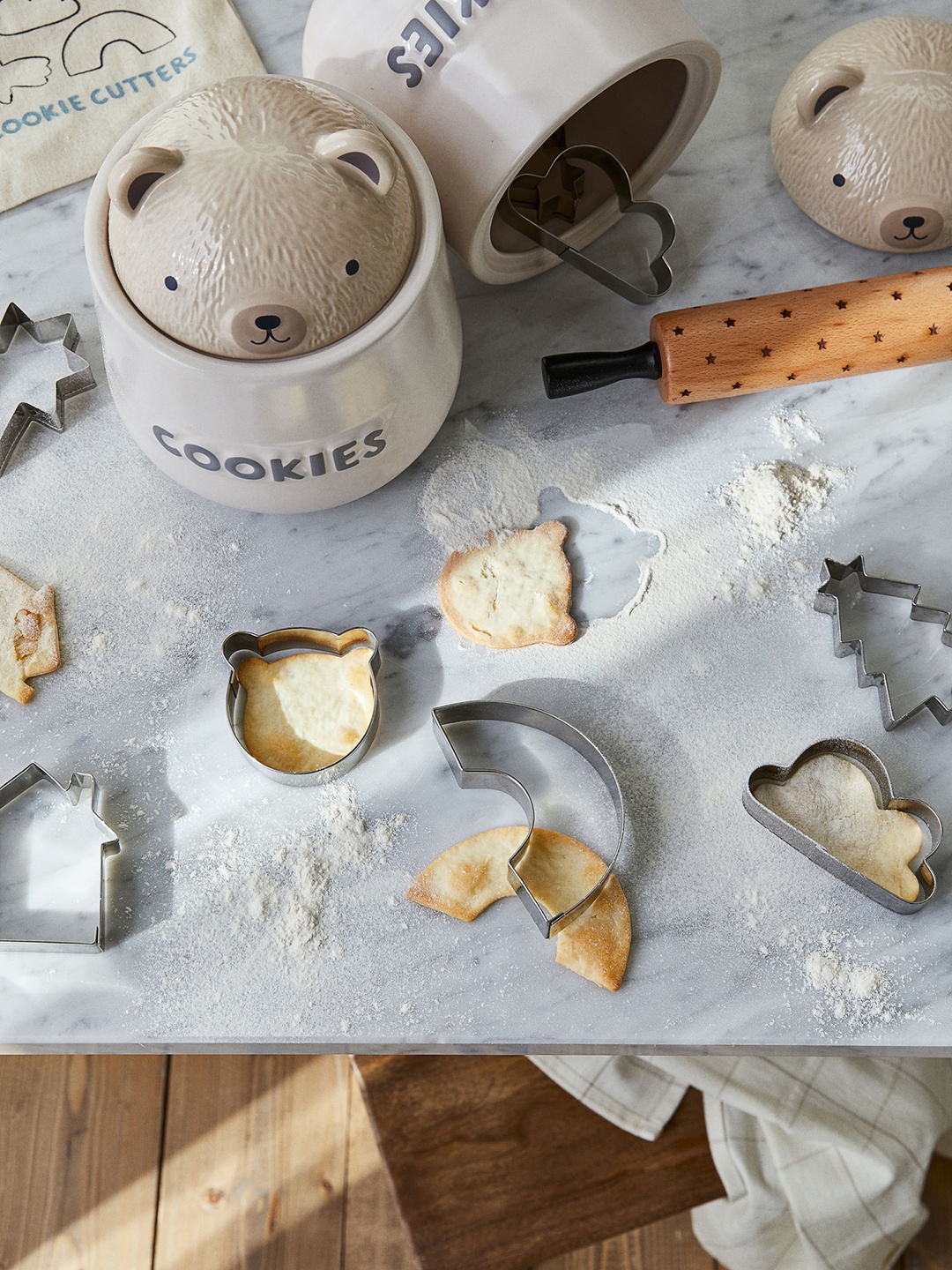 

H&M Silver-Toned Cookie Cutters