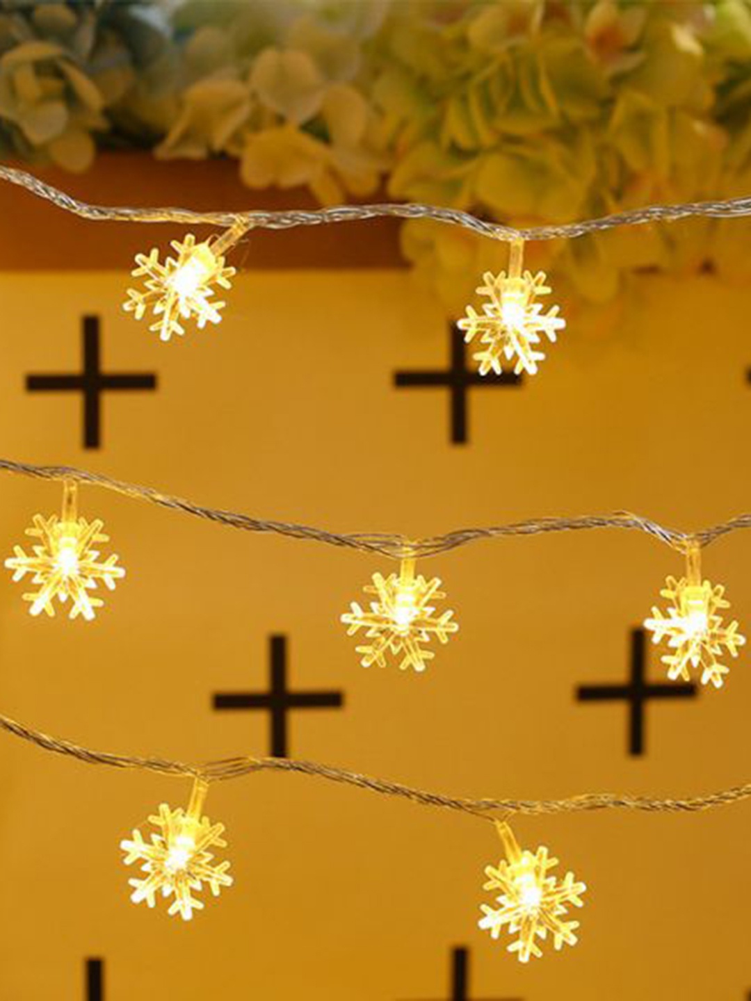 

Glimmer Lightings Off White Snowflake String Lights