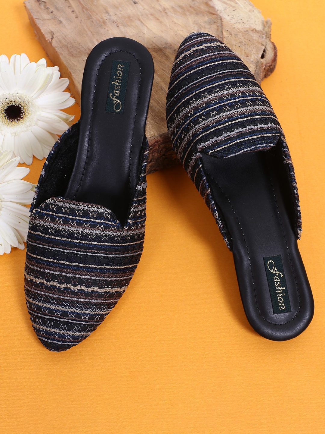 

Ravis Dhagaa Embroidered Mules, Black
