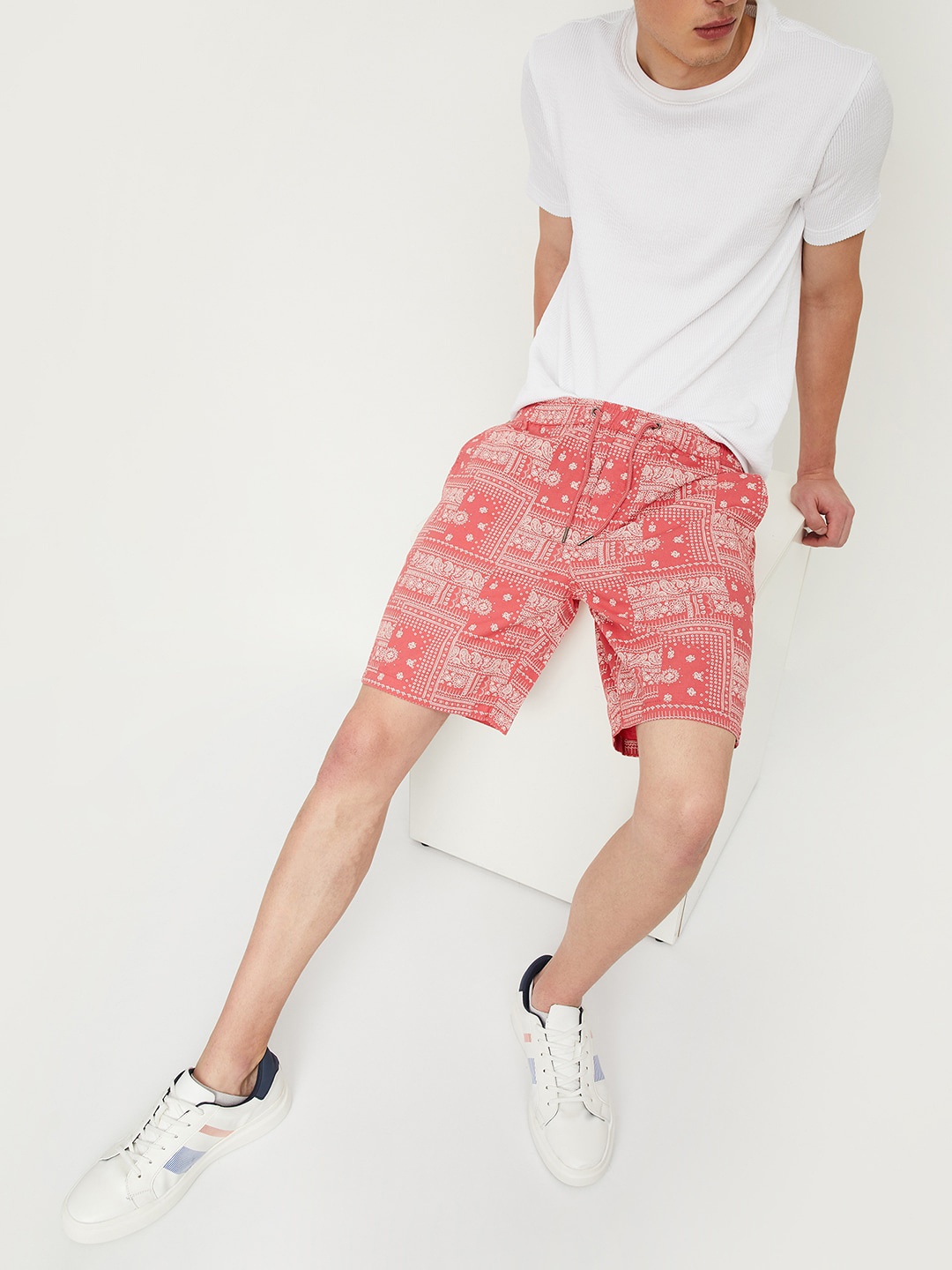 

max Men Floral Printed Mid Rise Pure Cotton Shorts, Pink