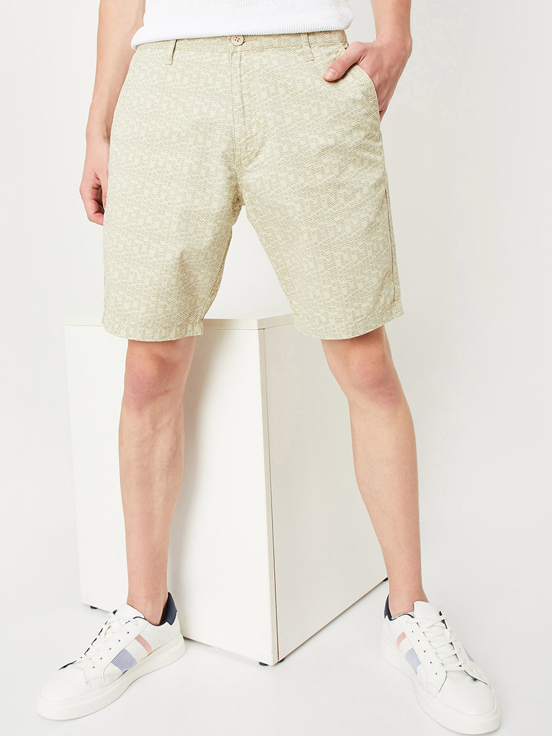 

max Men Geometric Printed Pure Cotton Shorts, Beige