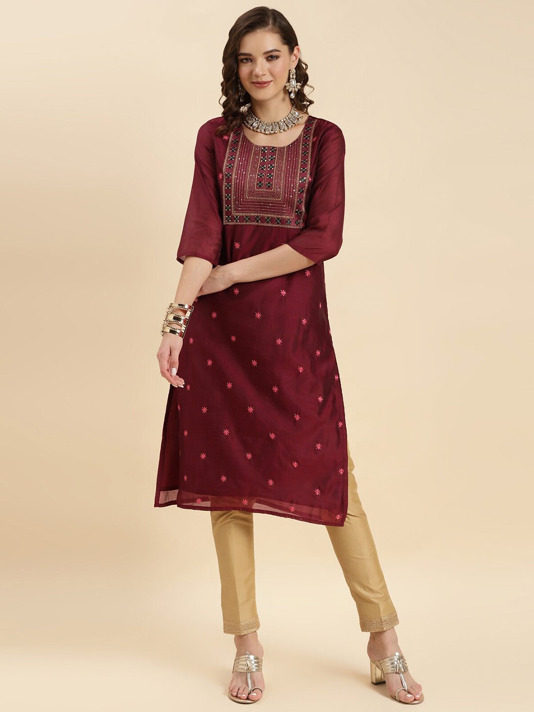 

Rangita Geometric Embroidered Thread Work Detailed Chanderi Cotton Straight Kurta, Maroon