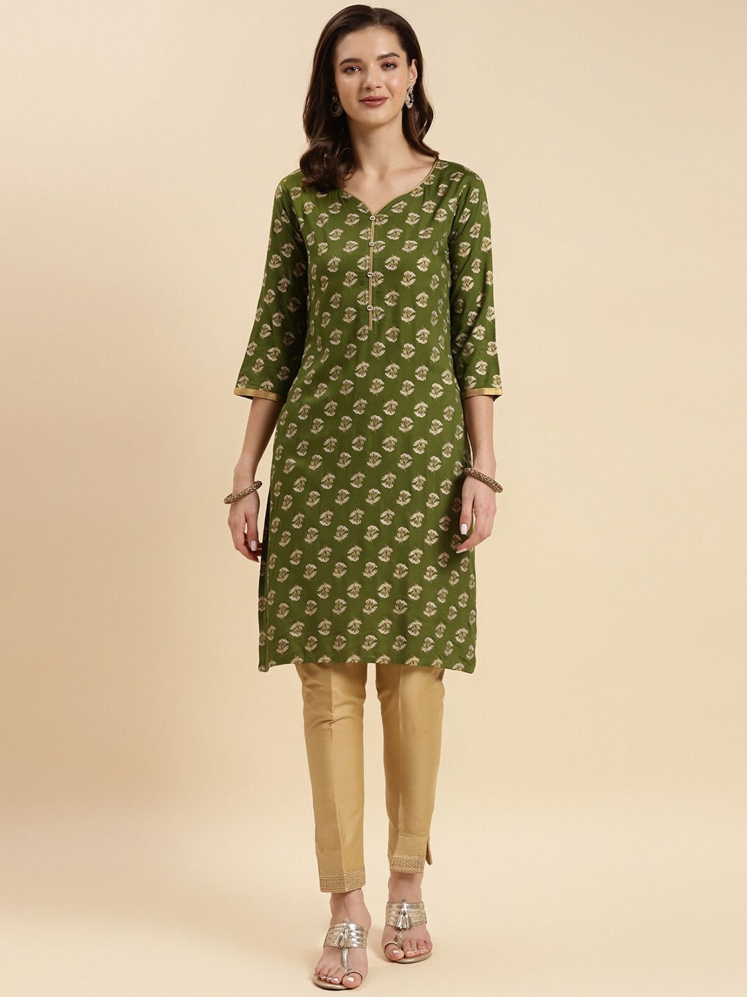 

Rangita Ethnic Motifs Printed V-Neck Straight Kurta, Olive