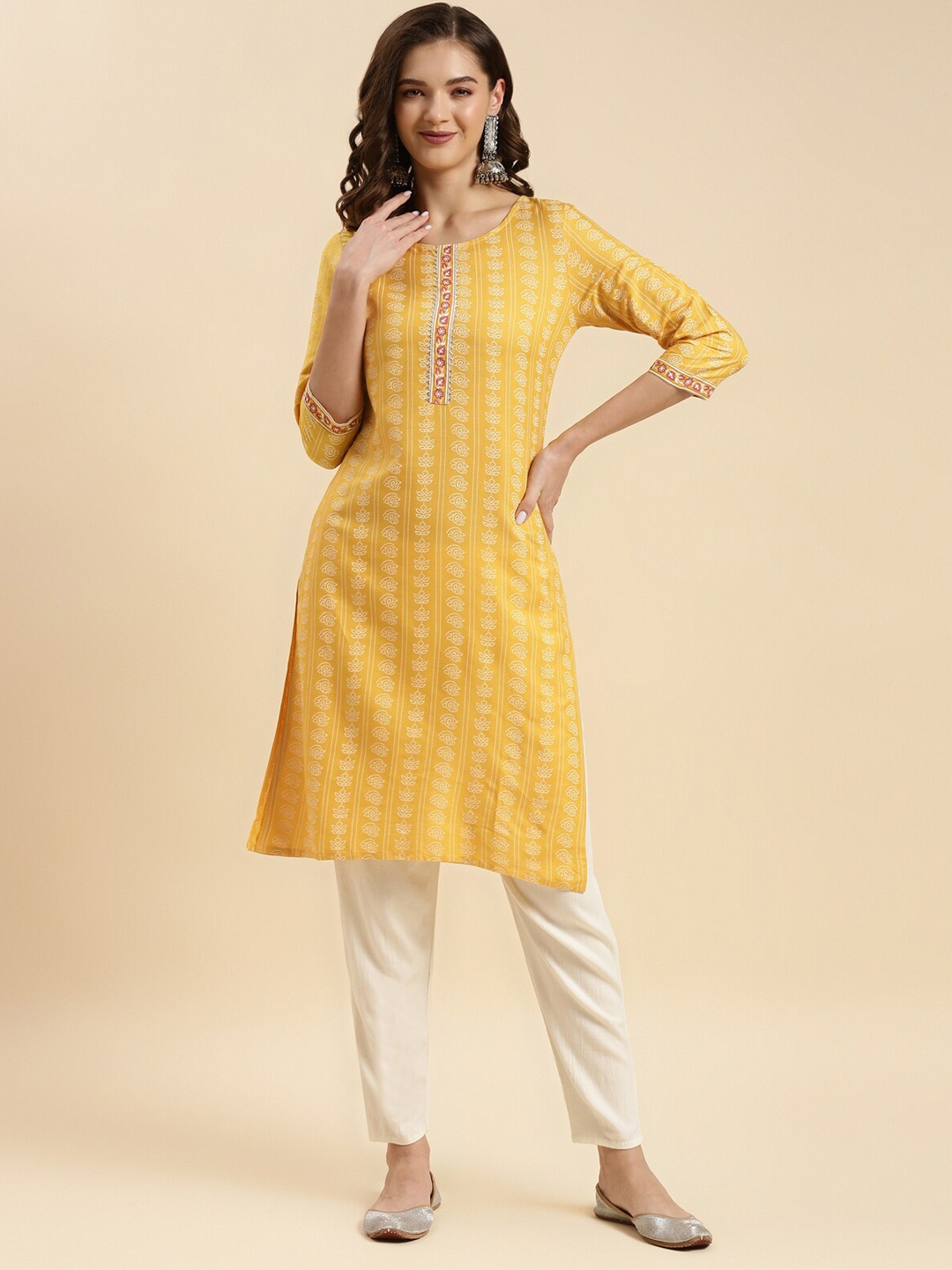 

Rangita Ethnic Motifs Printed Straight Kurta, Yellow