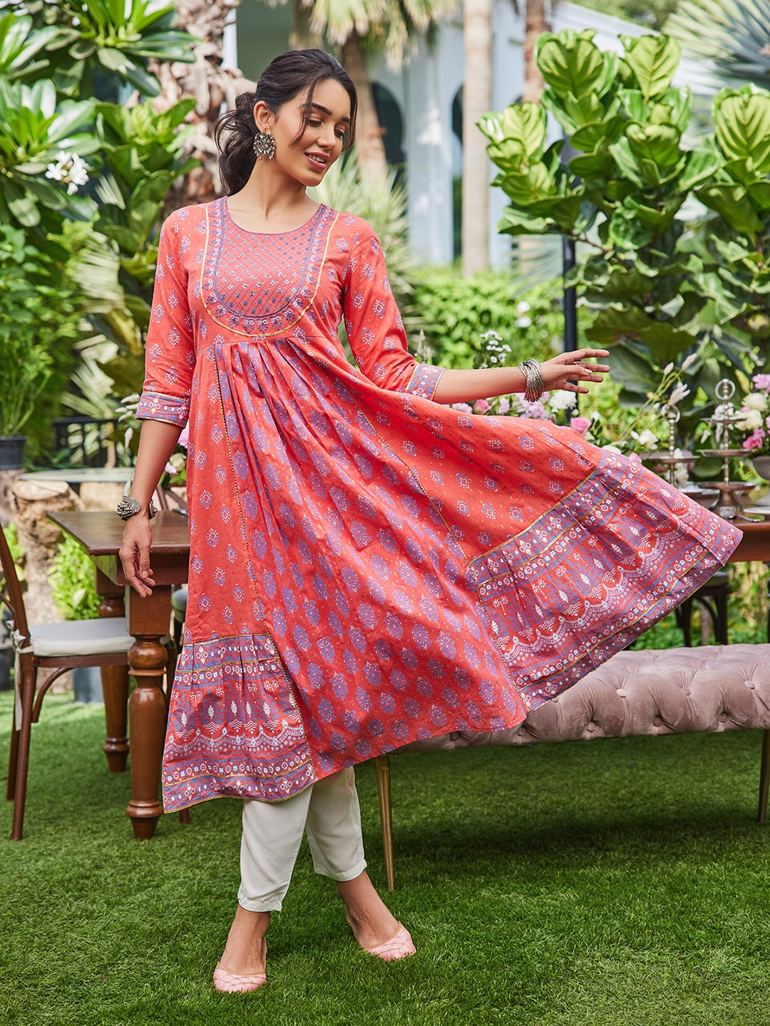 

Rangita Ethnic Motifs Printed Gotta Patti & Thread Work Pleated Pure Cotton Anarkali Kurta, Pink