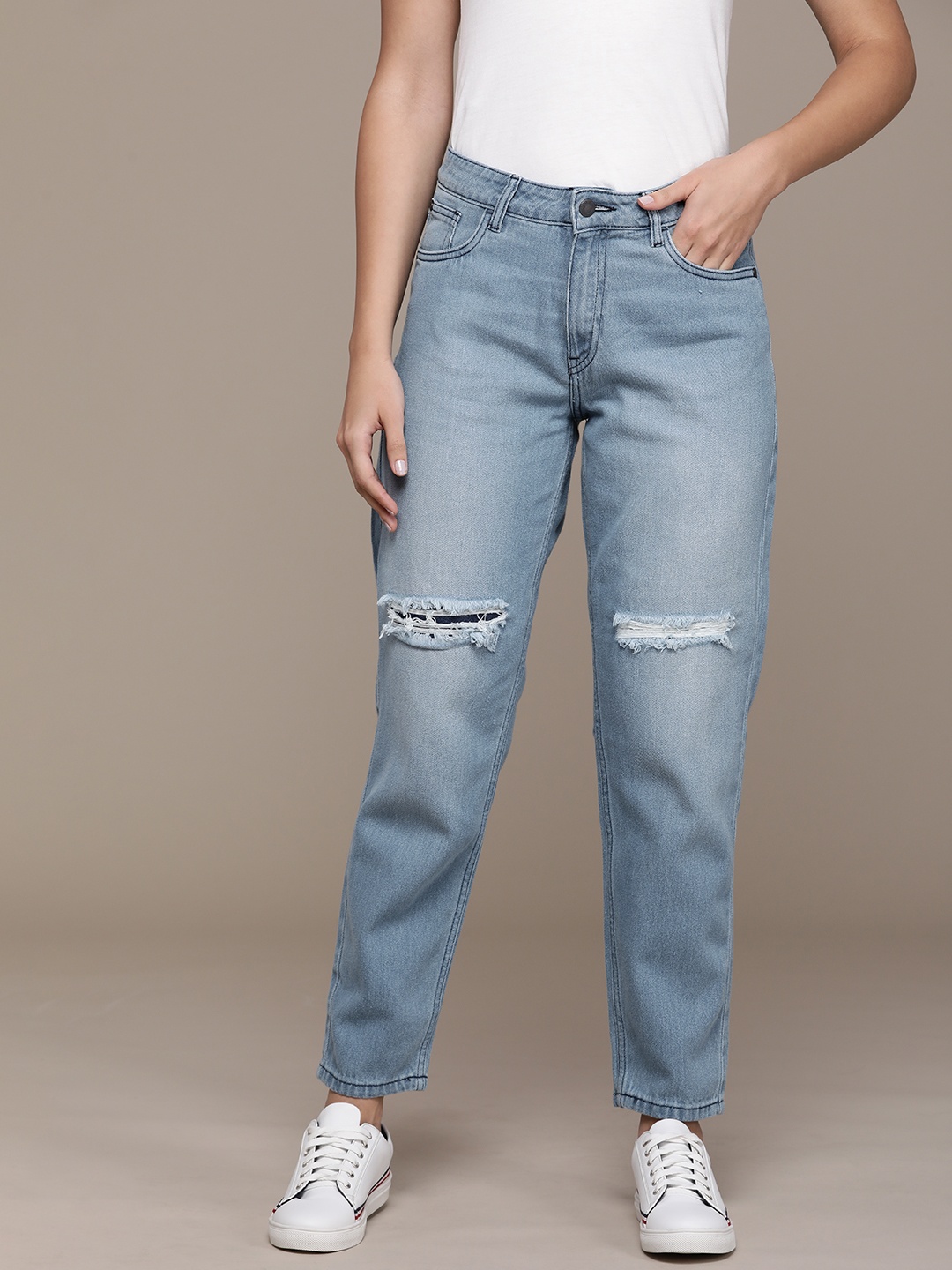

Moda Rapido Women Straight Fit Mildly Distressed Light Fade Stretchable Jeans, Blue