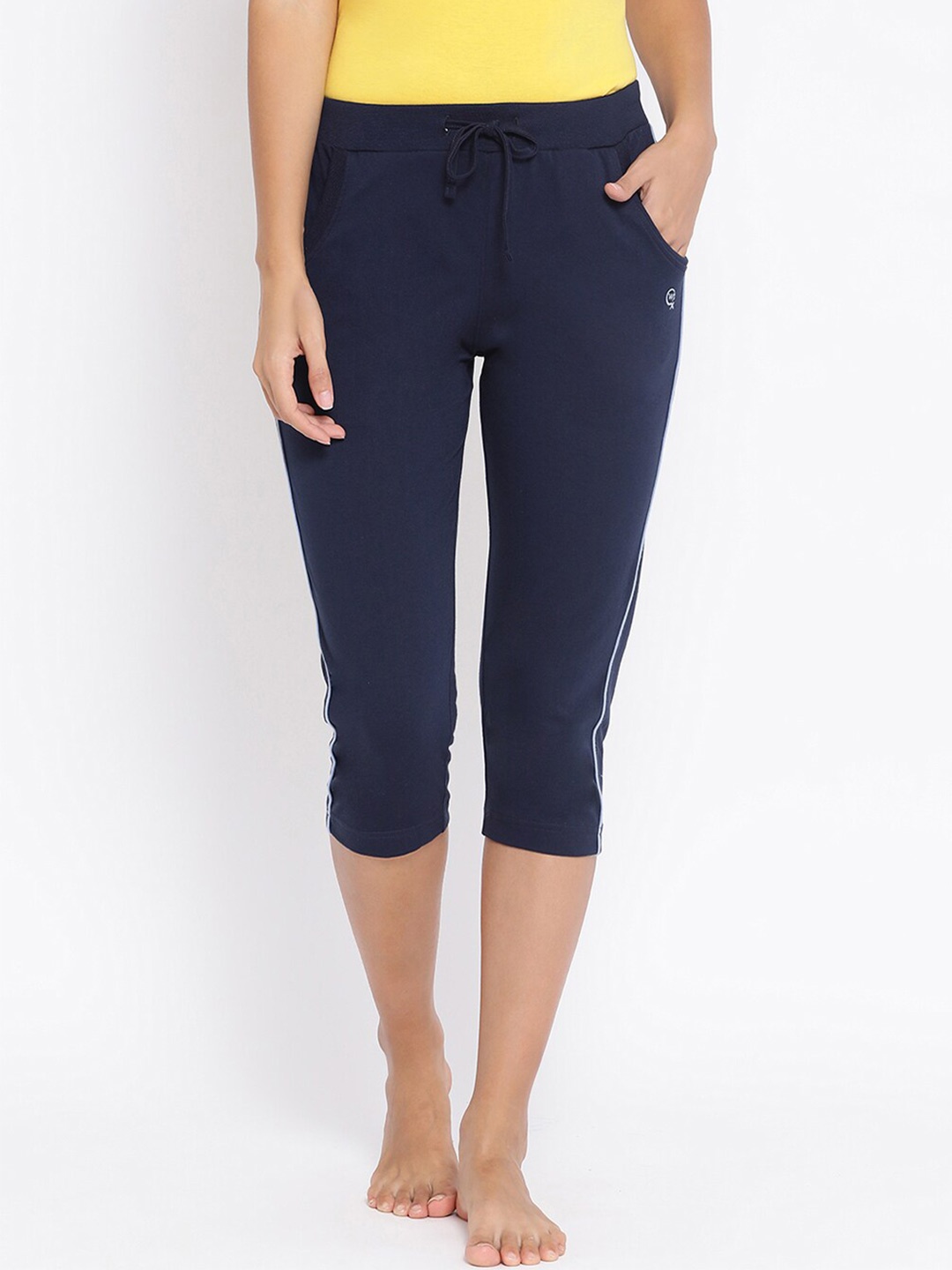 

Macrowoman W-Series Women Mid-Rise Cotton Capris, Navy blue
