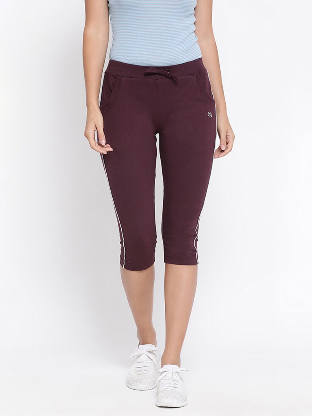 

Macrowoman W-Series Mid Rise Cotton Capris, Maroon